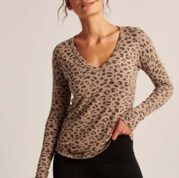 Abercrombie CozyAF Tee - Picture 1 of 6